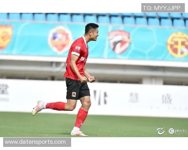 对话刘伟：回顾足球生涯的辉煌与挑战分享